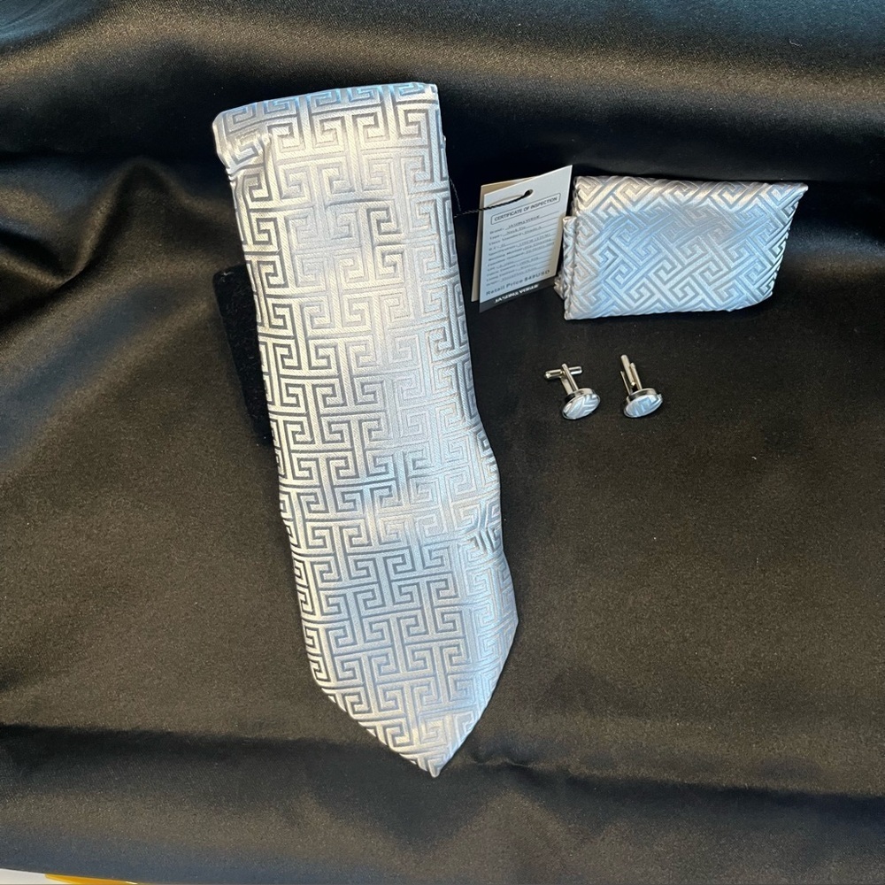 NWT-Silk Silver Geometric Pattern Tie Set - Picture 3 of 4